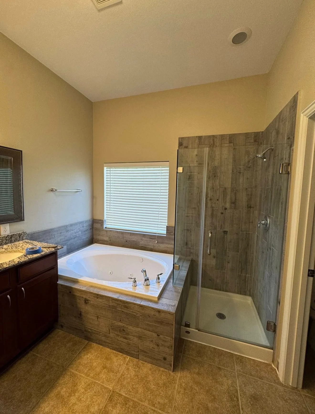 Bathroom remodel completed by LL General Contractor in Houston, project 14