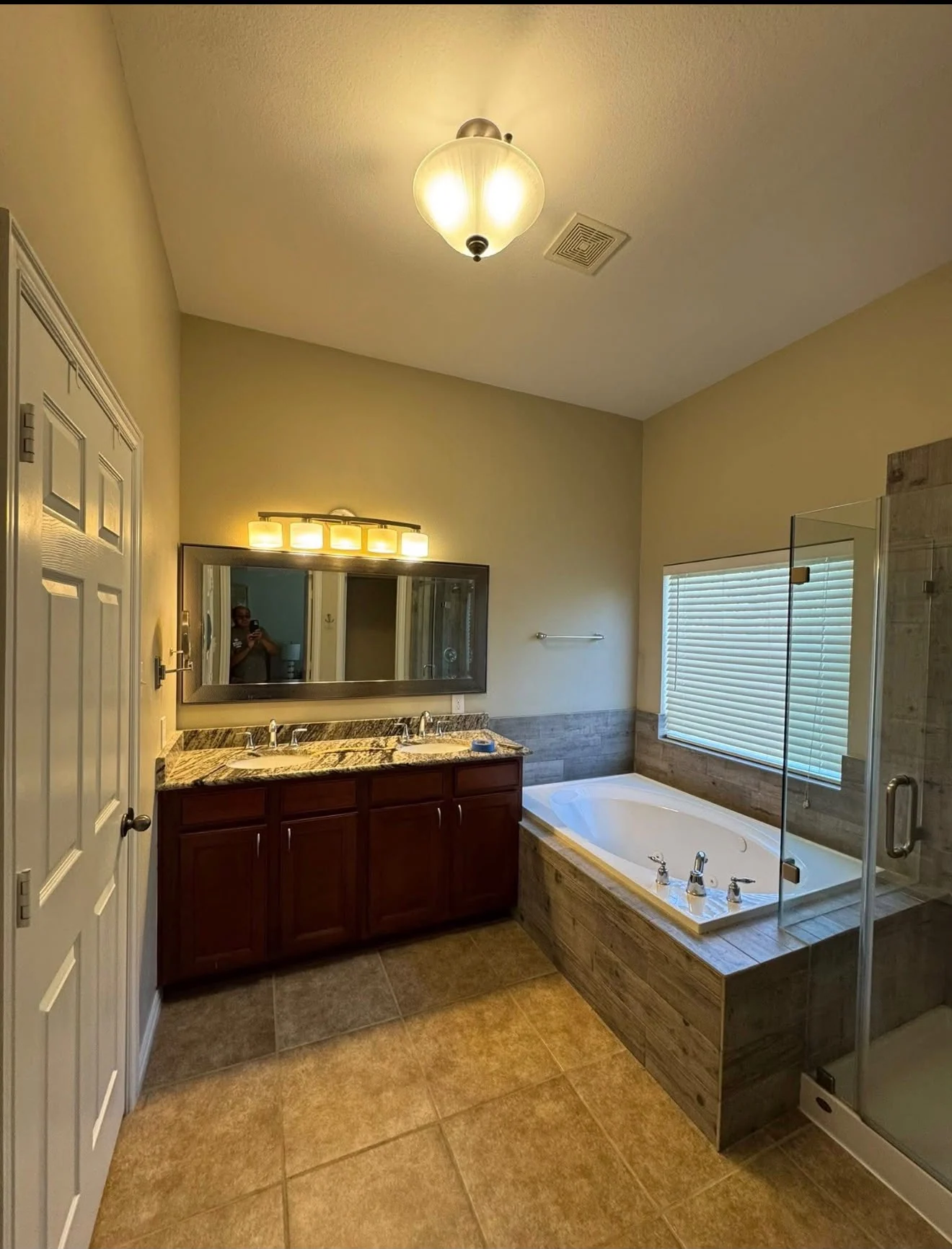 Bathroom remodel completed by LL General Contractor in Houston, project 15
